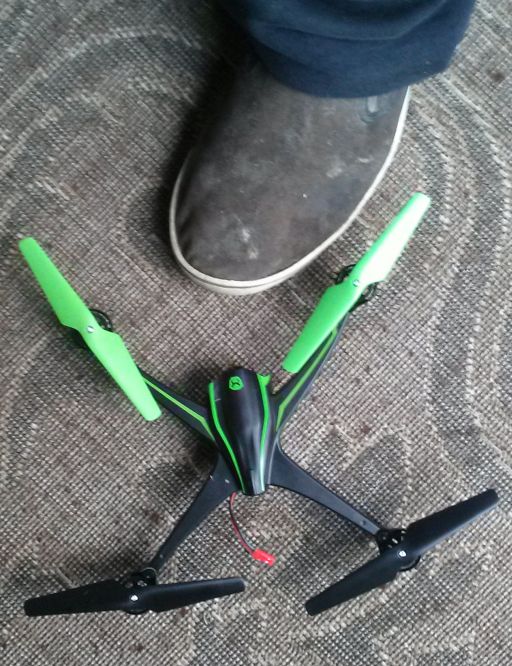  Size of product w/hand to show scale