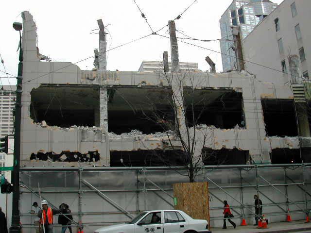 quake damaged building